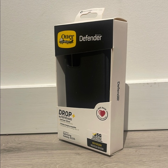 OtterBox Black Defender Case Rugged Protection for Smartphones - Picture 2 of 3